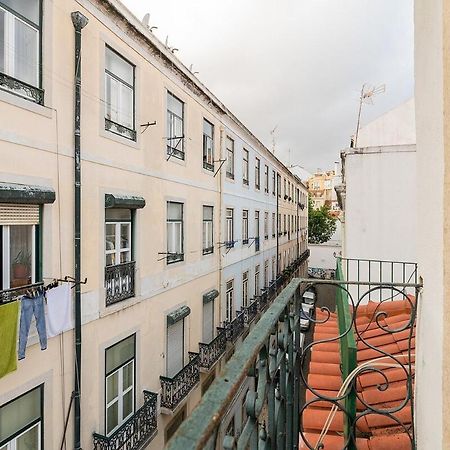 Attic Apartment With Balcony In Bairro Alto Lisbona Esterno foto